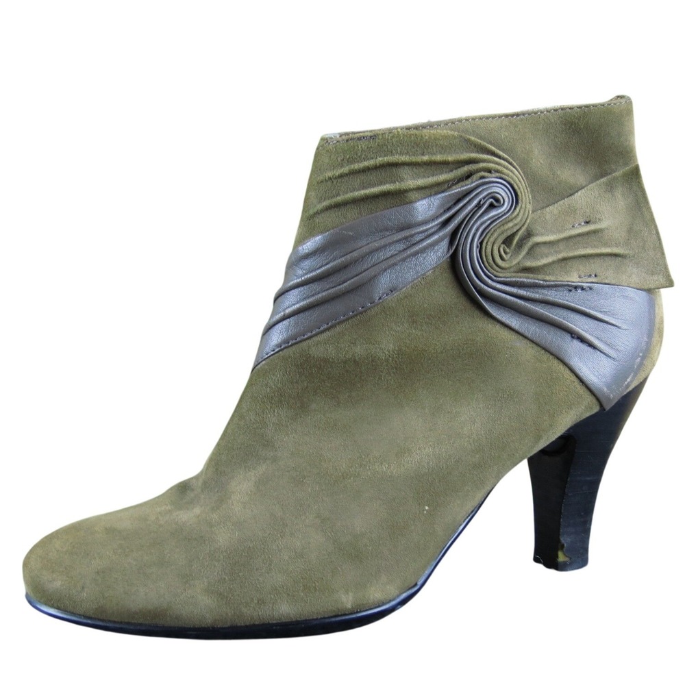 Softt Olive Green Suede Leather Heel Ankle Booties Women's‎ Size 9 M